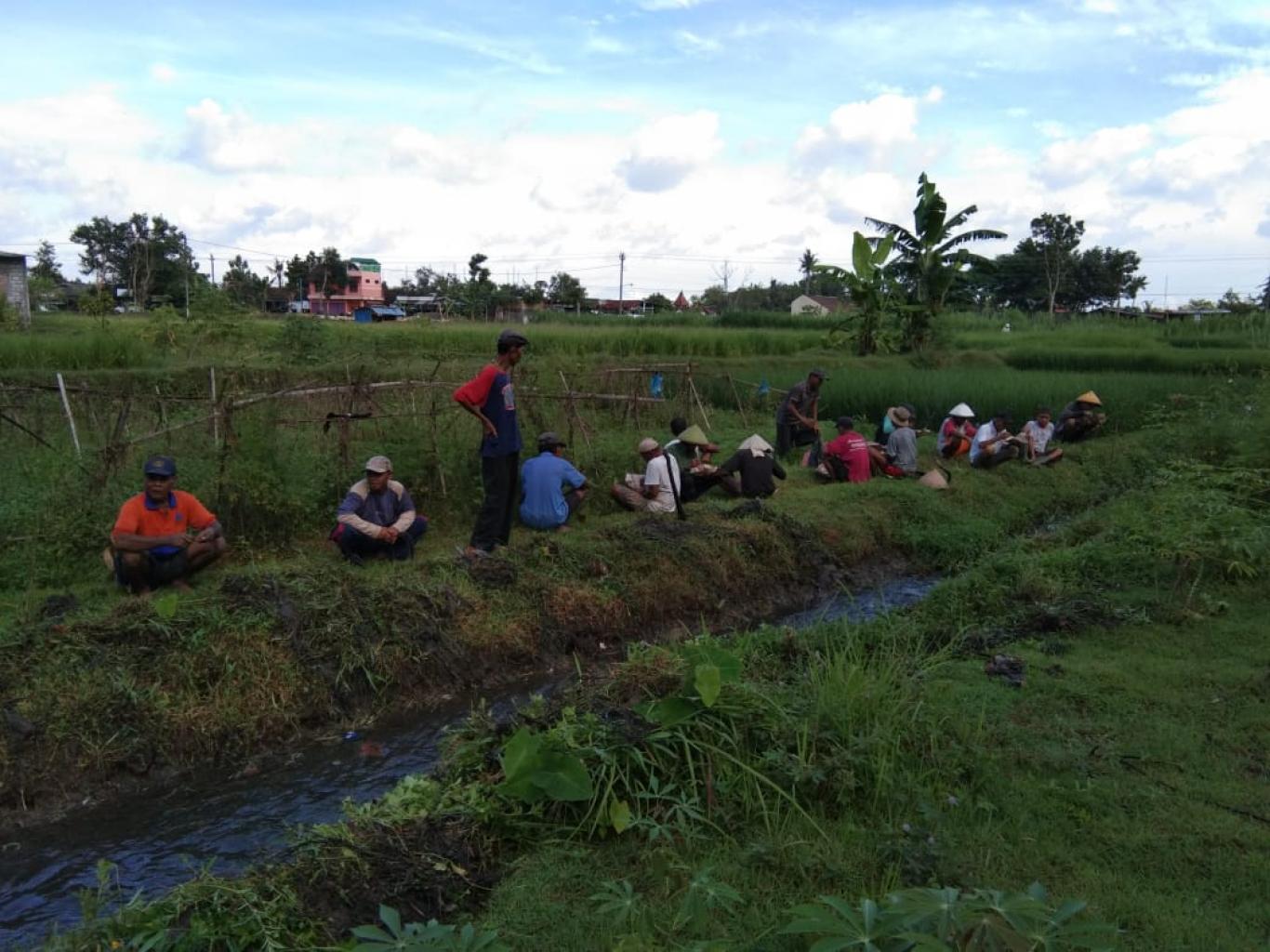 perawatan saluran irigasi dusun Pungkuran TA 2018